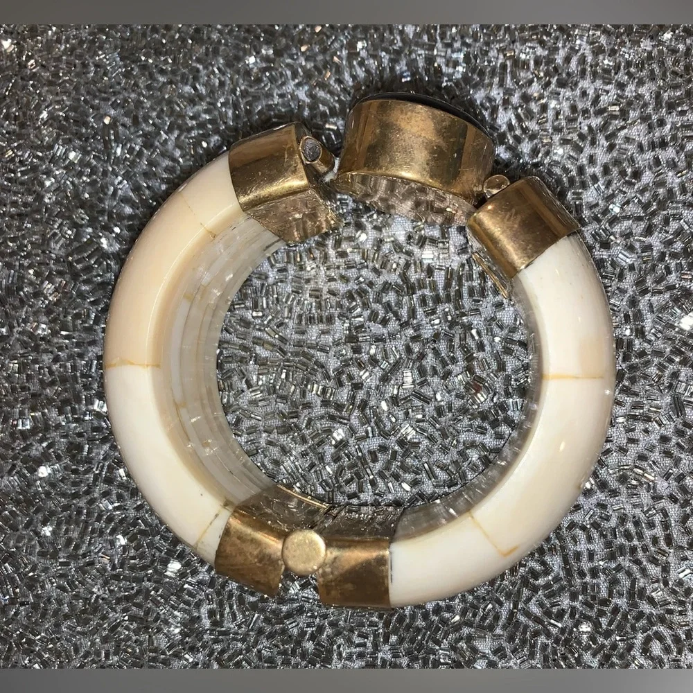 Vintage luxury Ivory Bone Black Agate Stone hinged pin bangle bracelet